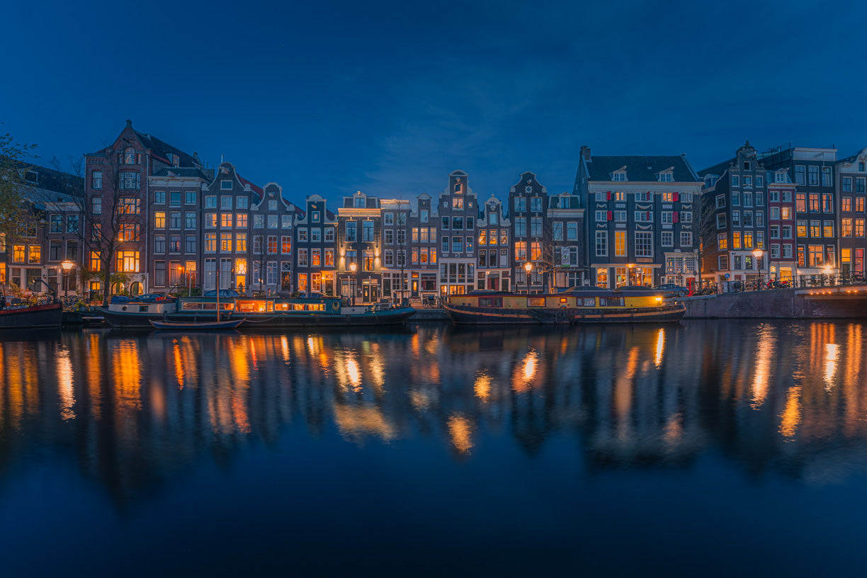 Blue Hour in Singel | Amsterdam - Etem Visuals